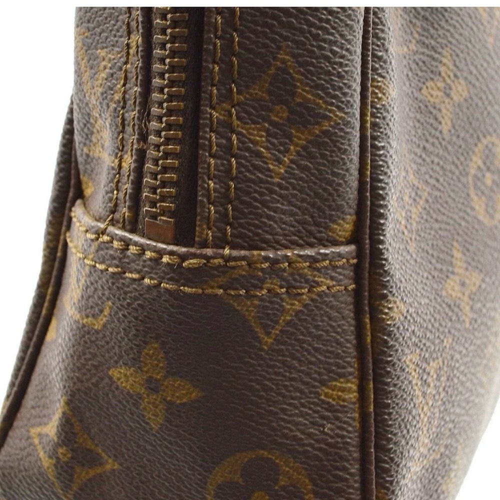 LOUIS VUITTON TROUSSE TOILETTE 28 - Picture 3 of 7